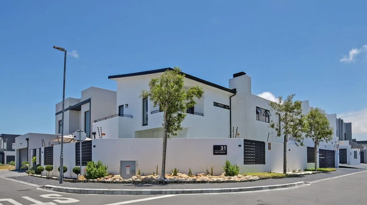 4 Bedroom House for sale in Sandown