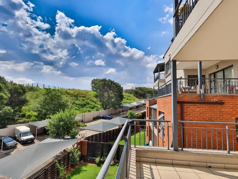 2 Bedroom Apartment / flat for sale in Oakdene