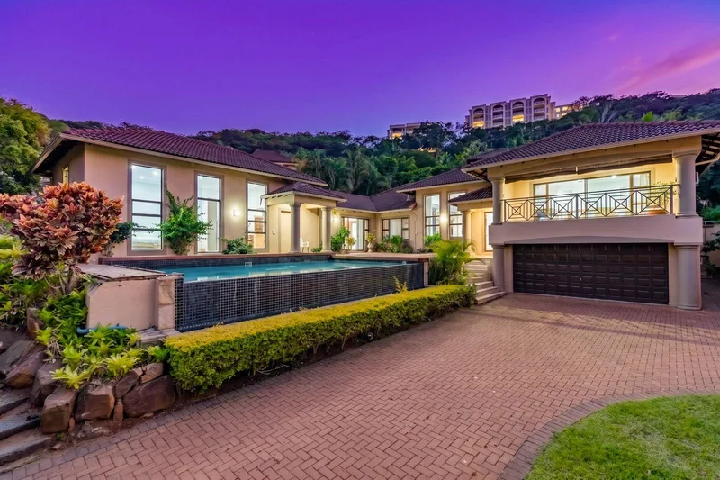 Property for sale in La Lucia