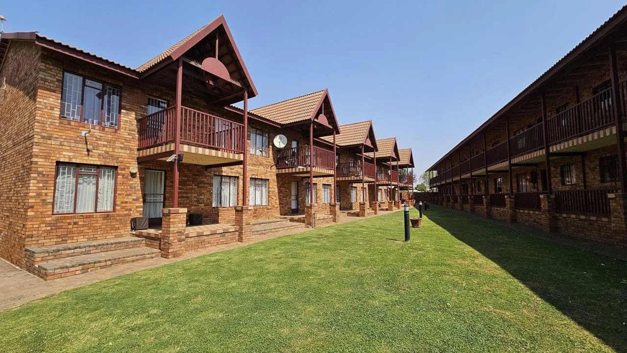 2 Bedroom Apartment / flat for sale in Kannoniers Park