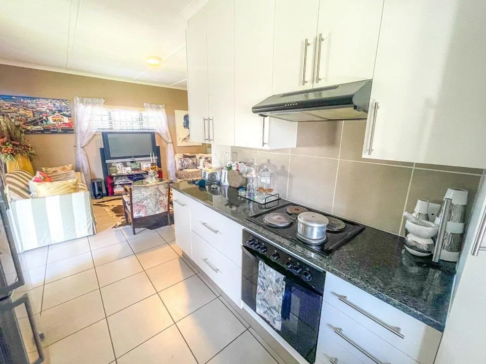 2 Bedroom House for sale in Gonubie