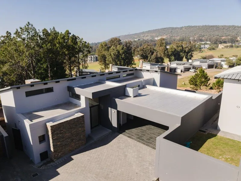 3 Bedroom Townhouse to rent in Eye Of Africa Estate