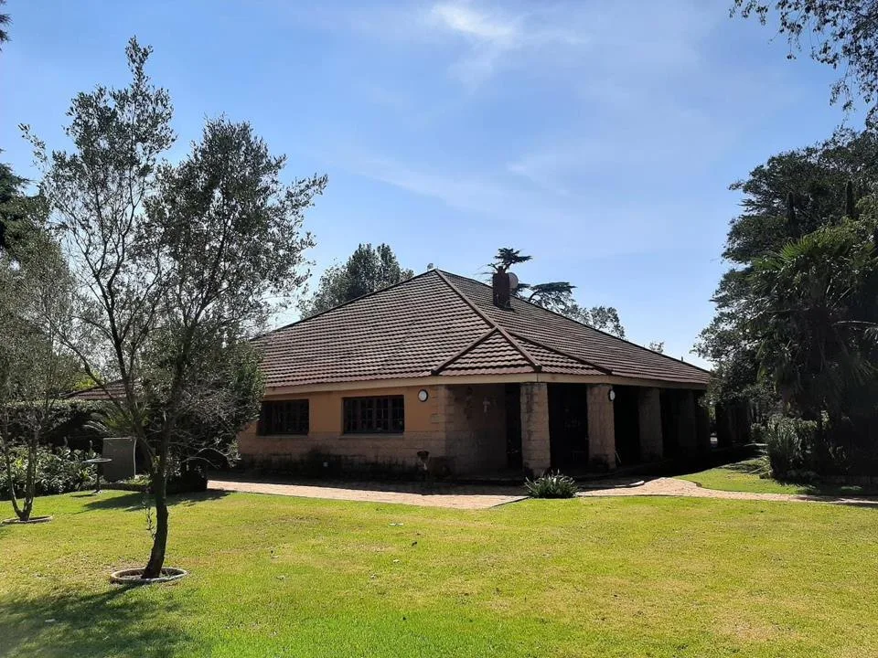 5 Bedroom House for sale in Eloff AH