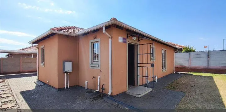 3 Bedroom House for sale in Sky City