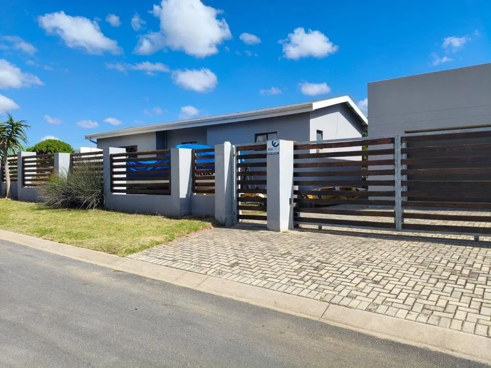 2 Bedroom House for sale in C Place