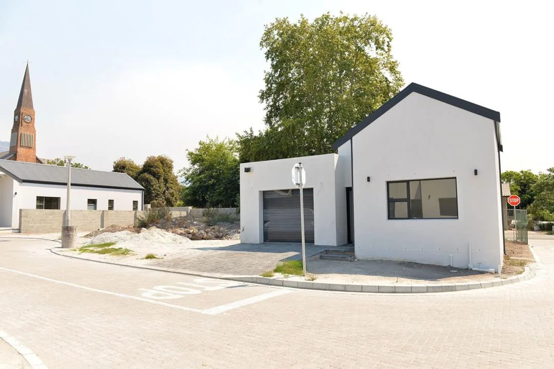2 Bedroom House for sale in Villiersdorp