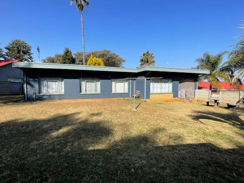 4 Bedroom House for sale in Sunnyridge