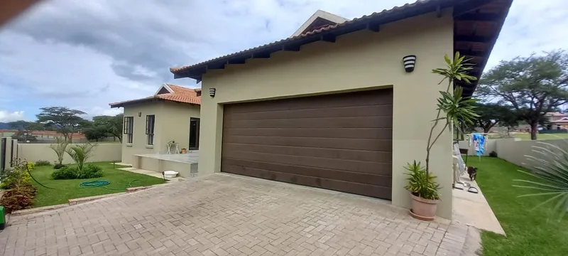 4 Bedroom House for sale in Fauna Park