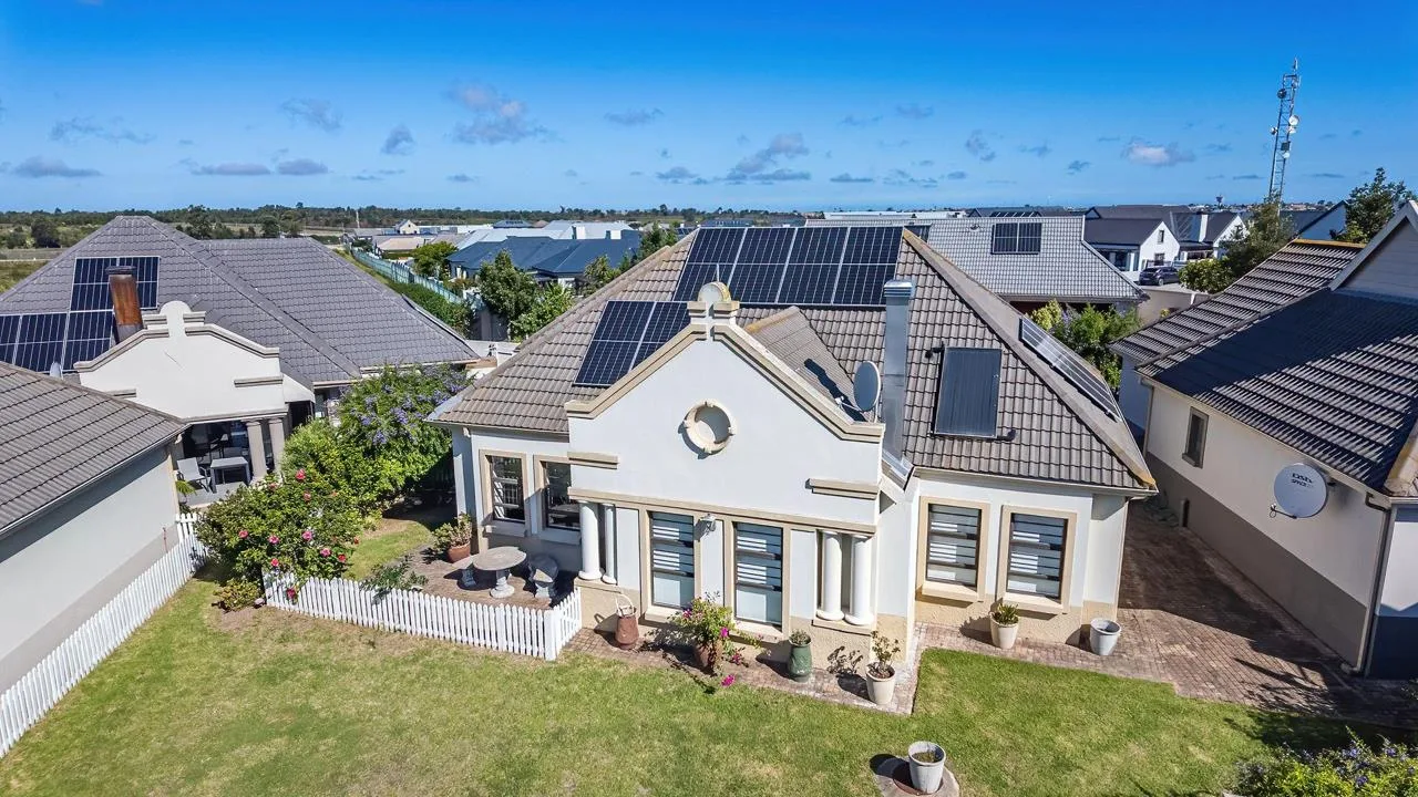 2 Bedroom House for sale in Blue Mountain Village