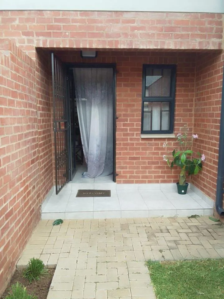 3 Bedroom Townhouse for sale in Karenpark