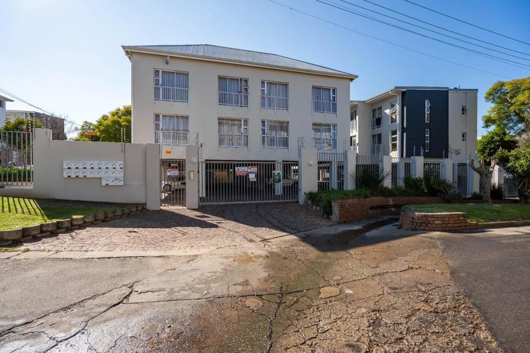 1 Bedroom Apartment / flat for sale in West Hill