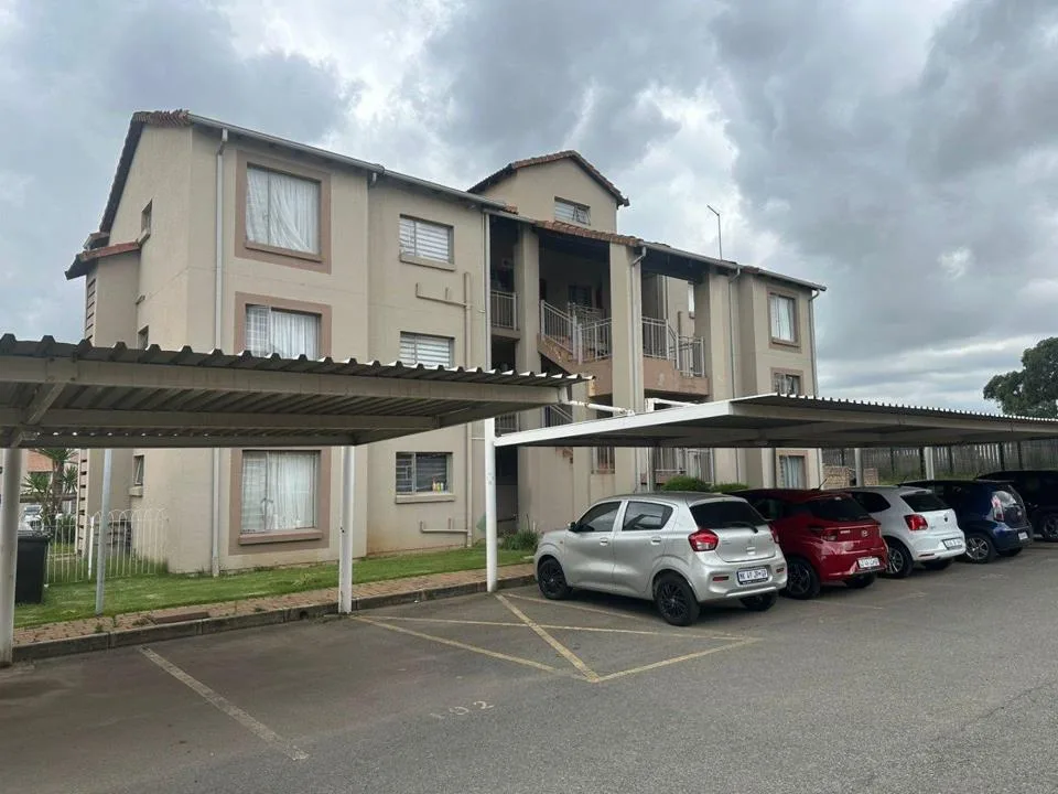 2 Bedroom Apartment / flat for sale in Mackenzie Park