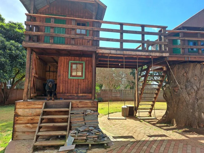 3 Bedroom House for sale in Selection Park