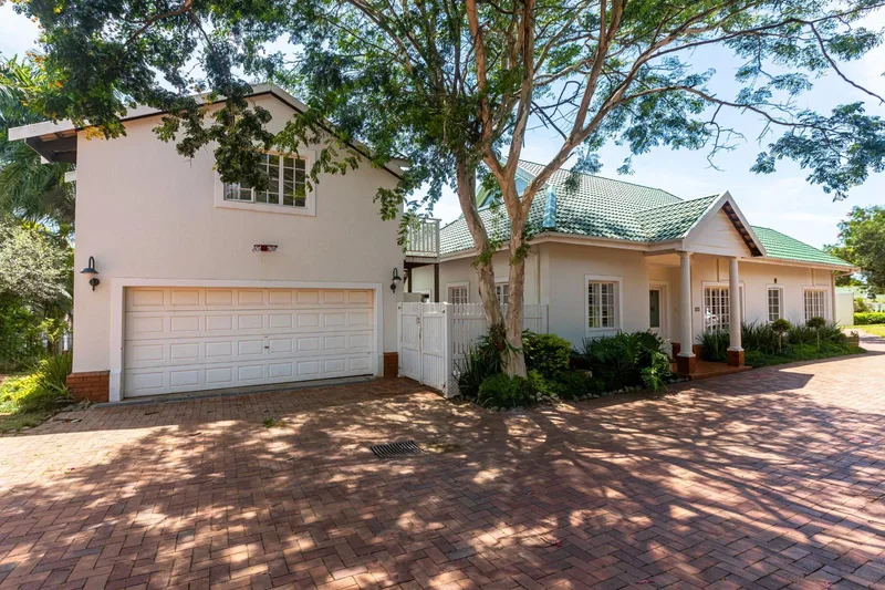 5 Bedroom Townhouse in Mount Edgecombe Country Club Estate