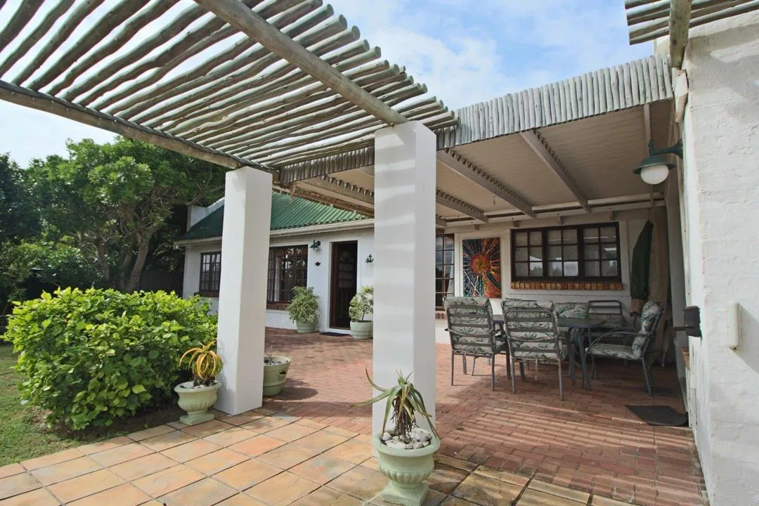 4 Bedroom House to rent in Kenton On Sea