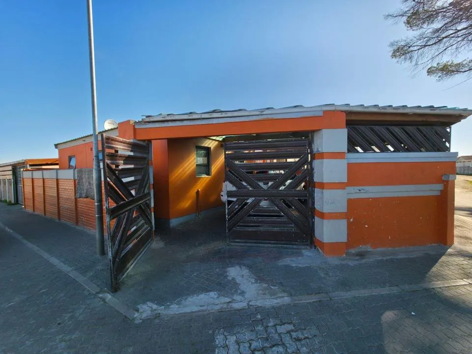 2 Bedroom House for sale in Devon Park Village