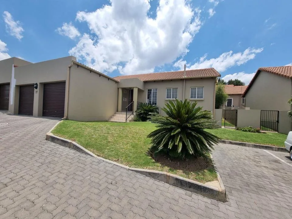 2 Bedroom House for sale in North Riding