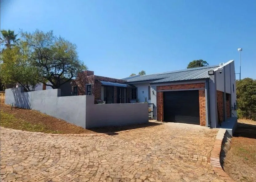 2 Bedroom House for sale in Naboomfontein AH