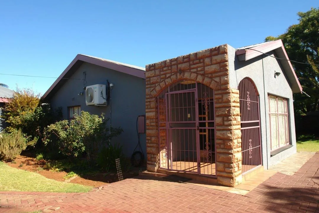 5 Bedroom House for sale in Carters Glen
