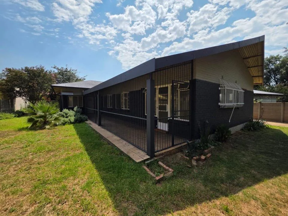 3 Bedroom House for sale in Vanderbijlpark CE 1