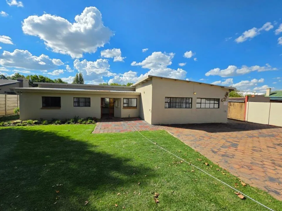 6 Bedroom House for sale in Bethlehem Central