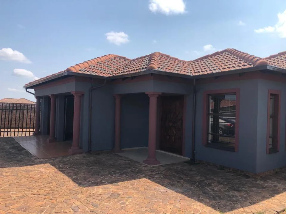 3 Bedroom House to rent in Crystal Park
