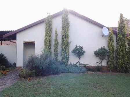 4 Bedroom House for sale in Vaalpark