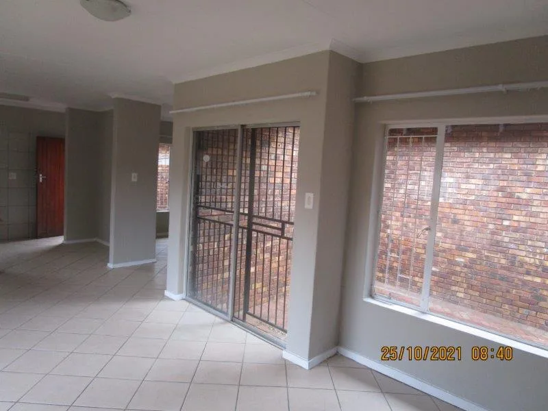 2 Bedroom Townhouse to rent in Karenpark