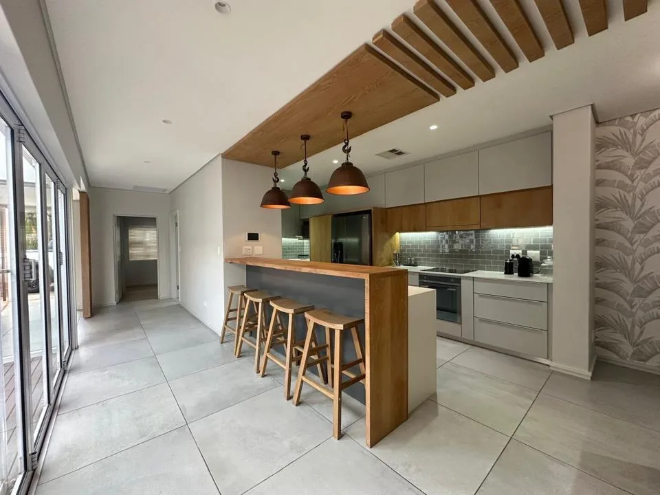 4 Bedroom House for sale in La Lucia