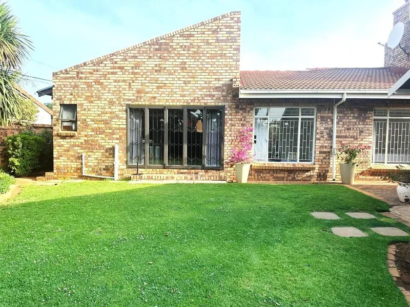 3 Bedroom House for sale in Bakerton