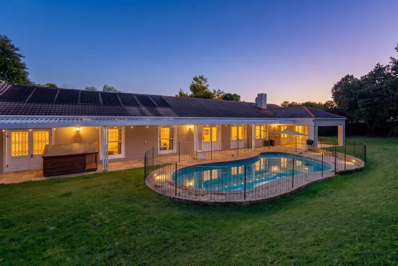 5 Bedroom House to rent in Constantia