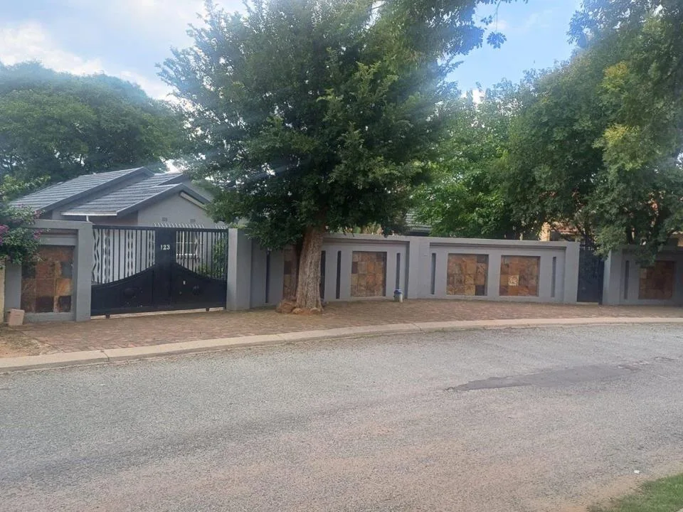 3 Bedroom House to rent in Crystal Park