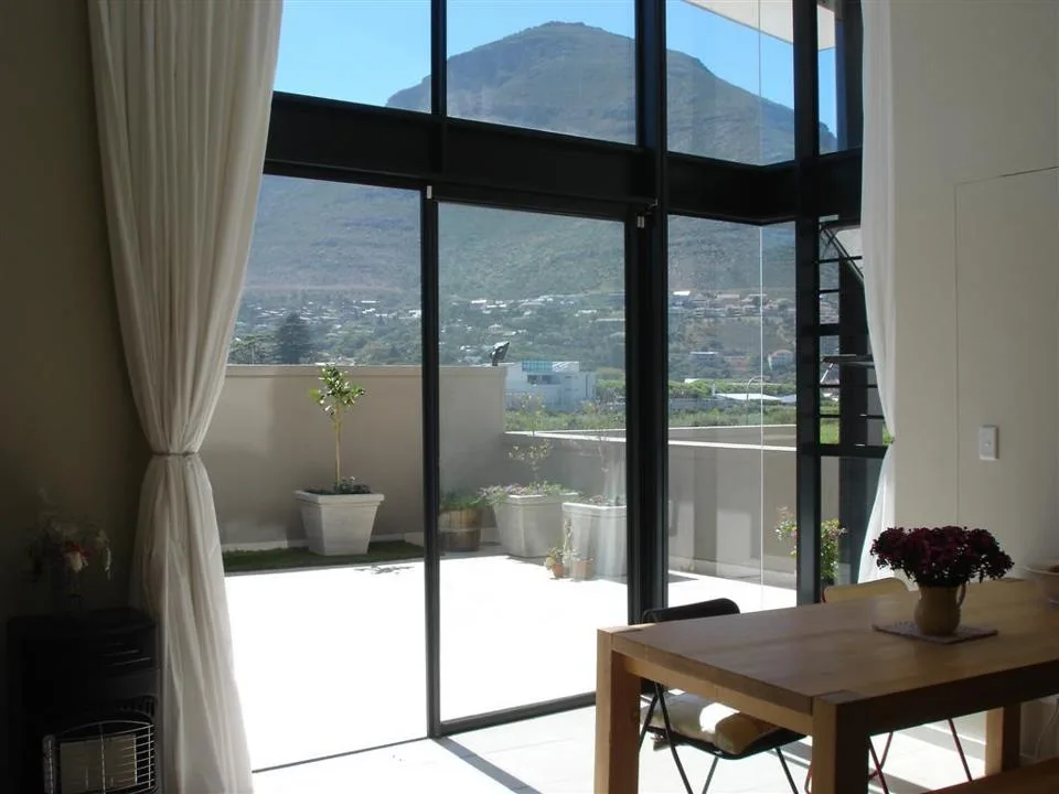 2 Bedroom Apartment / flat to rent in Hout Bay Central
