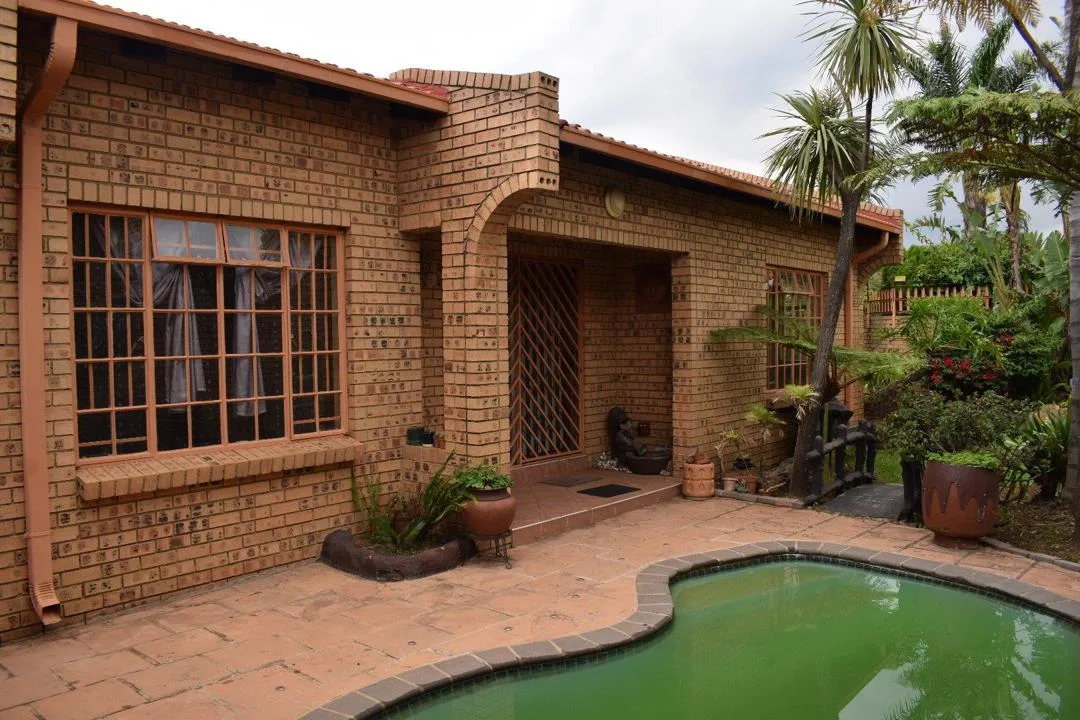 3 Bedroom Townhouse to rent in Model Park