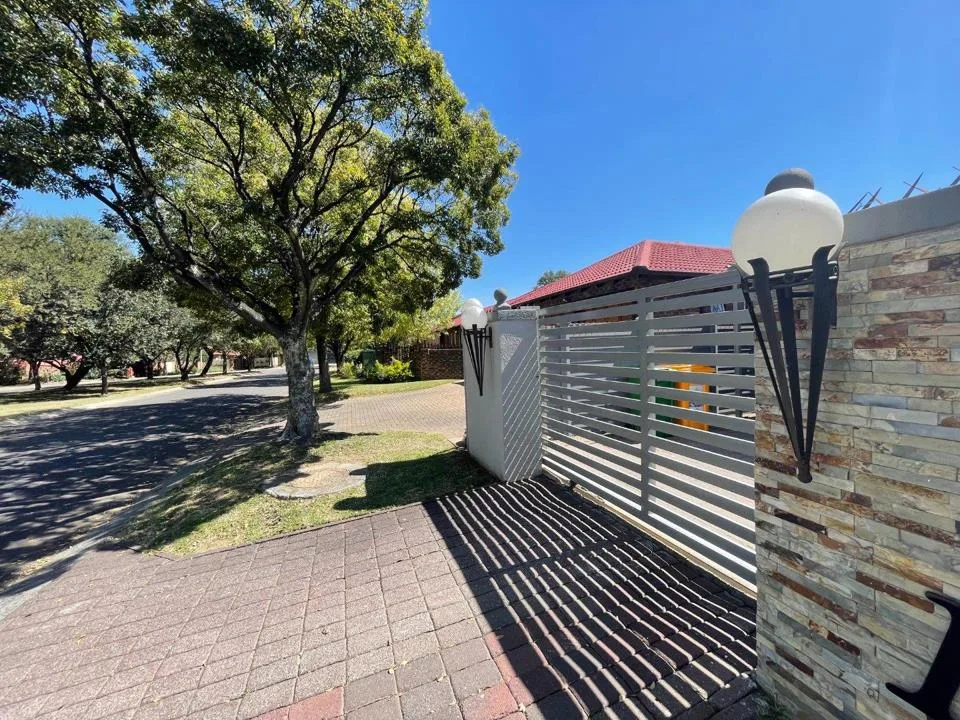 6 Bedroom House for sale in Secunda