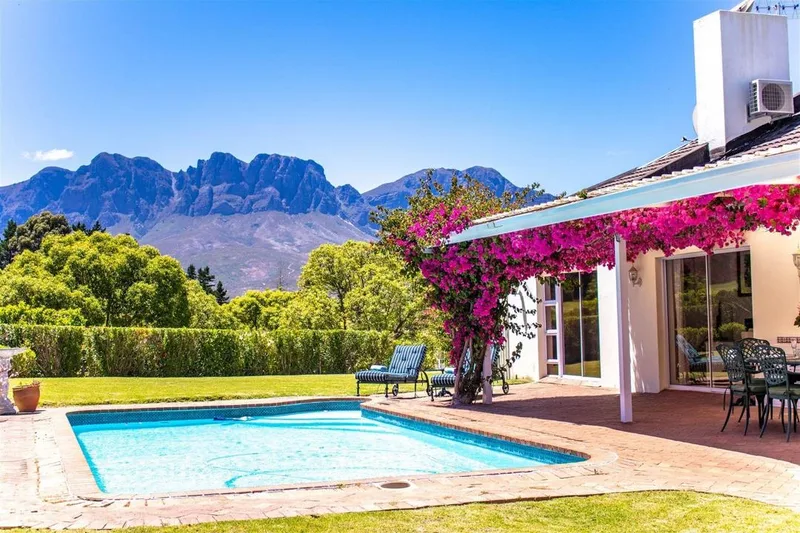 3 Bedroom House to rent in Erinvale Golf Estate