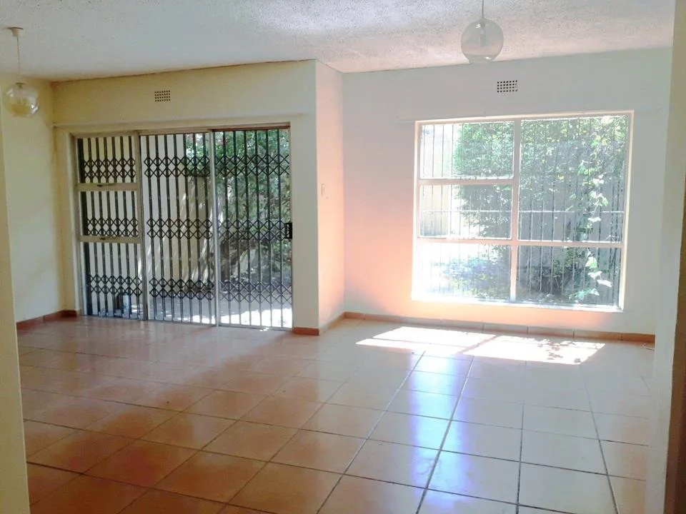 3 Bedroom Apartment / flat to rent in Model Park