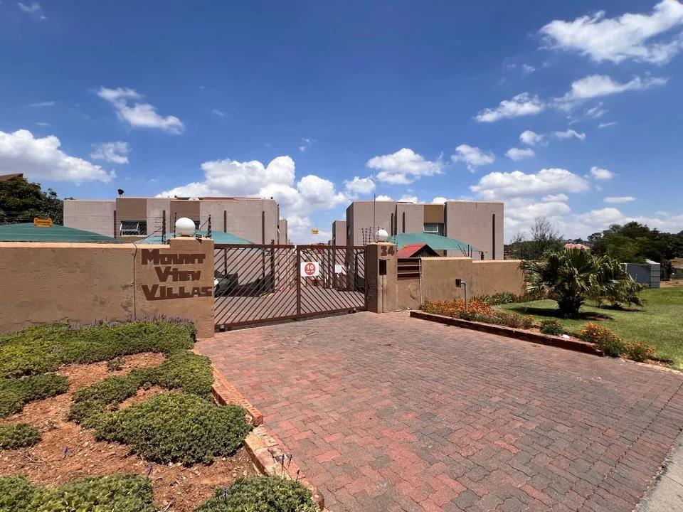 3 Bedroom Townhouse to rent in Winchester Hills