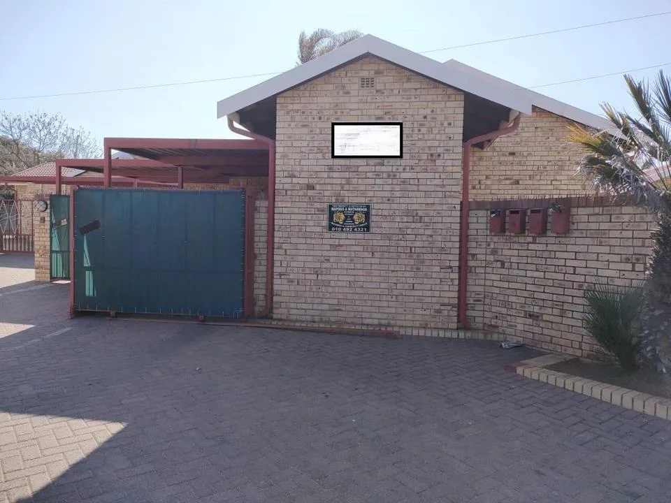 3 Bedroom Townhouse to rent in Helikon Park