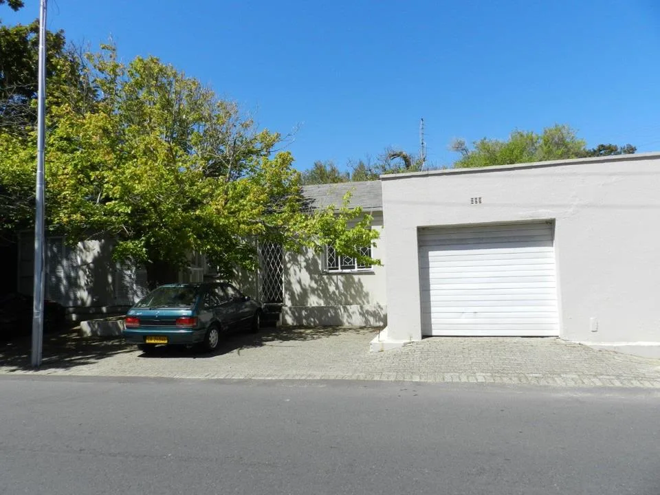 2 Bedroom House to rent in Rondebosch