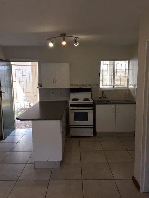 1 Bedroom Apartment / flat to rent in La Colline