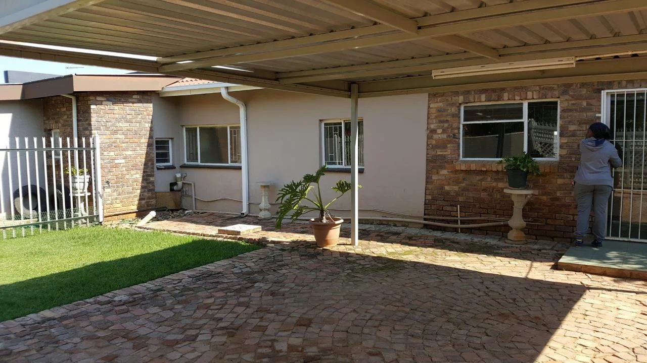 1 Bedroom Apartment / flat to rent in Melodie