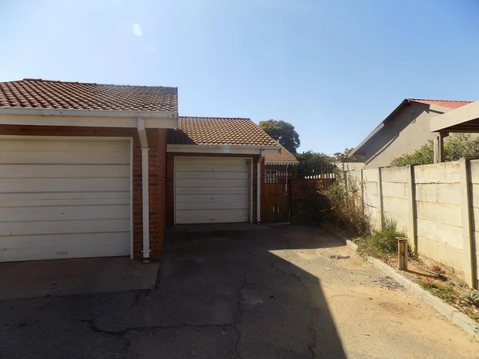 2 Bedroom Townhouse to rent in Naudeville