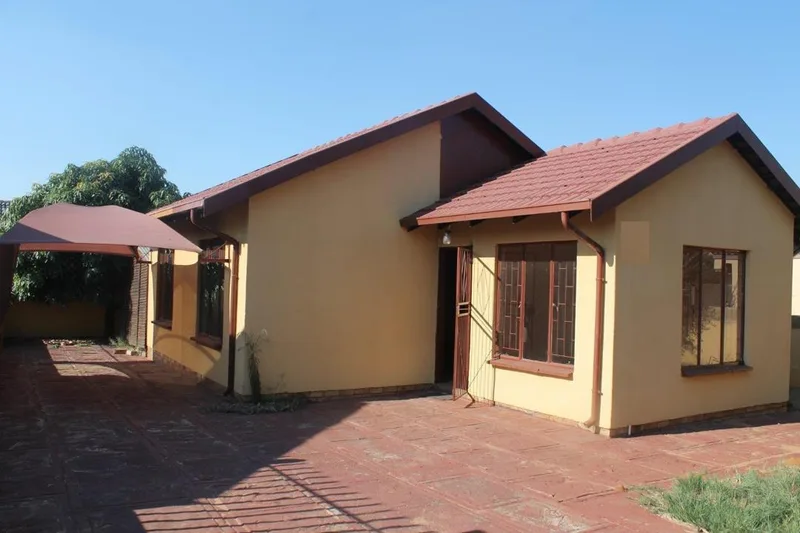 3 Bedroom House to rent in Tlhabane West