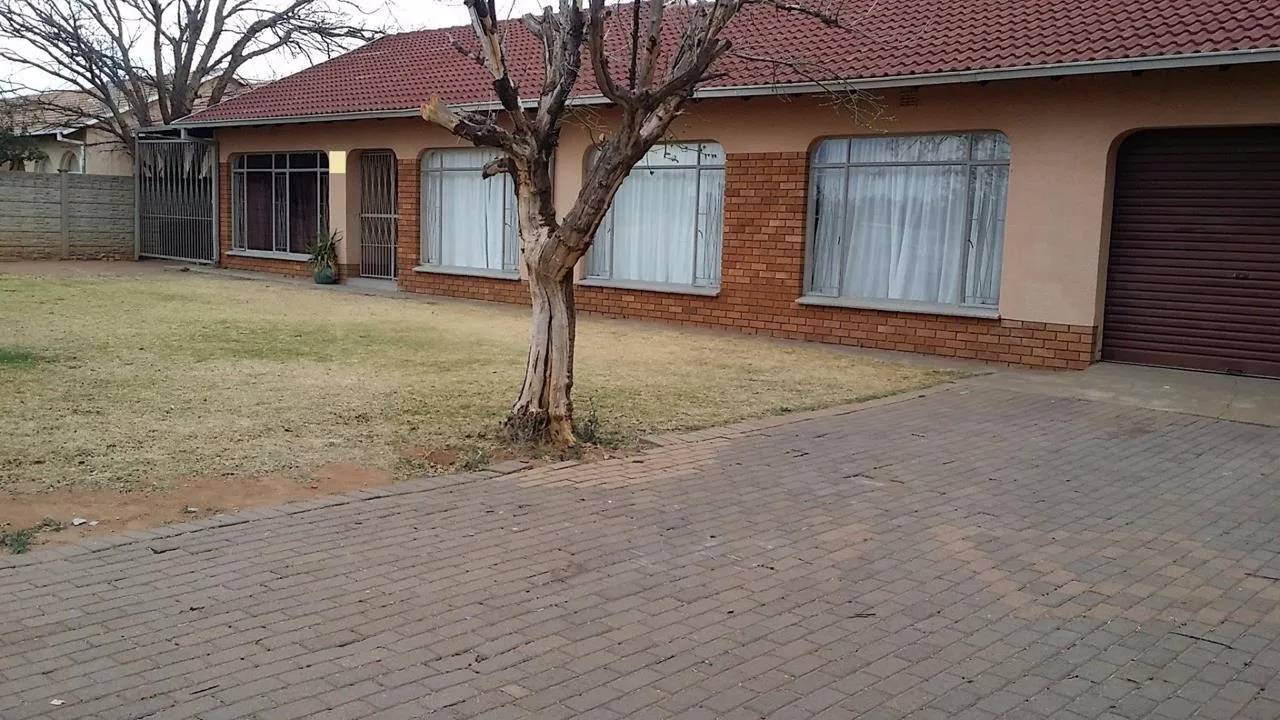 3 Bedroom House to rent in La Hoff