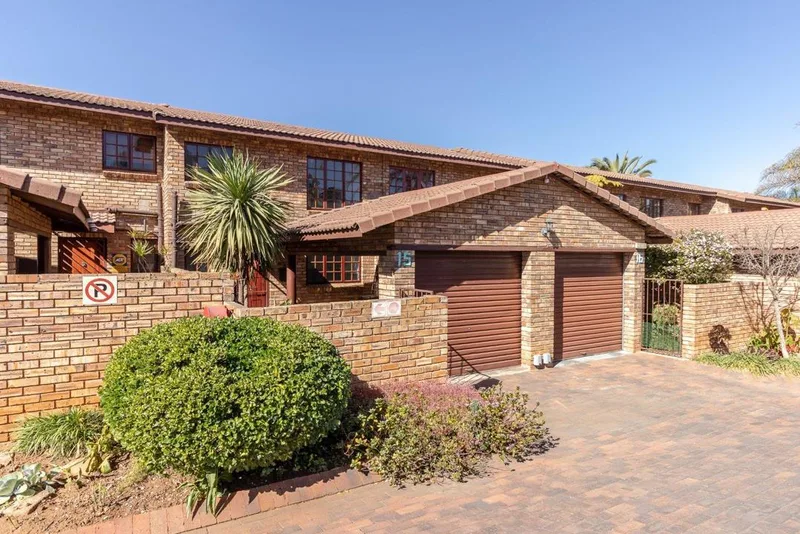 2 Bedroom Townhouse to rent in Weltevreden Park