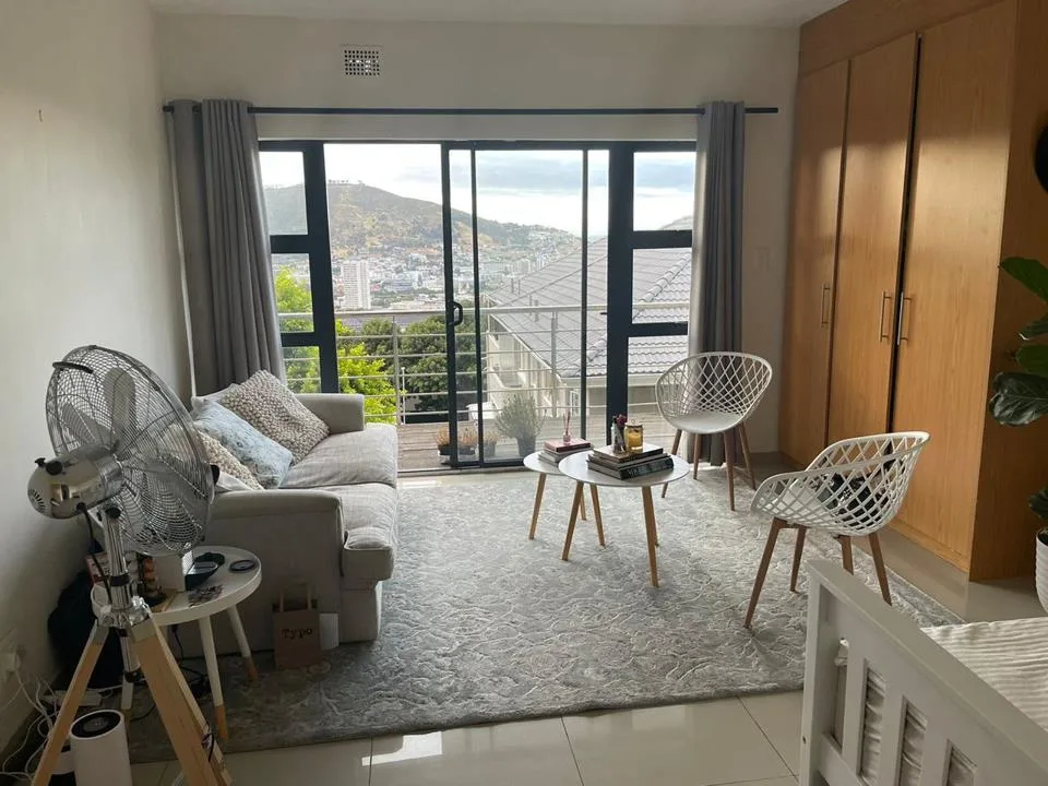 0.5 Bedroom Apartment / flat to rent in Vredehoek
