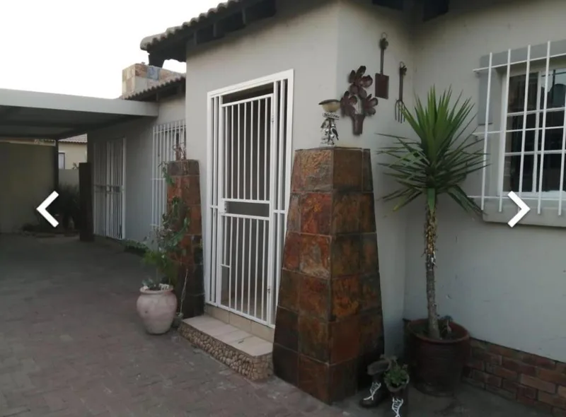 3 Bedroom Townhouse to rent in Ben Fleur