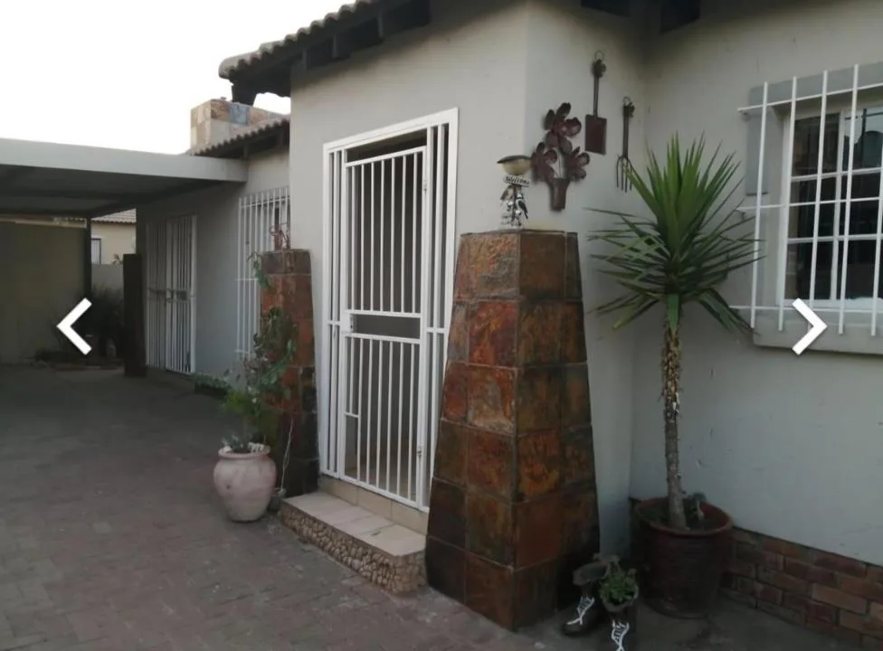 3 Bedroom Townhouse to rent in Ben Fleur
