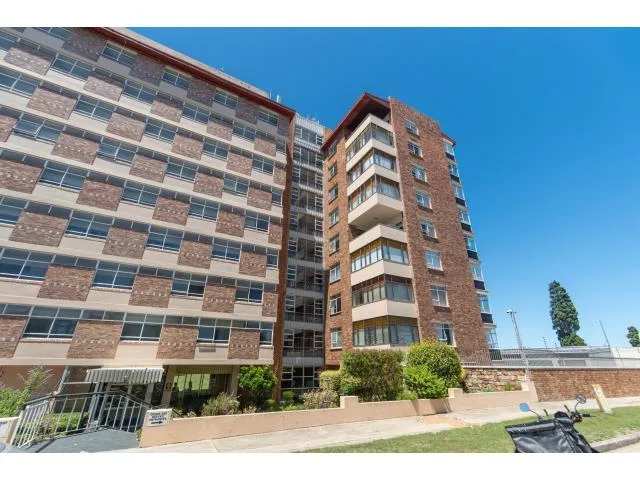 3 Bedroom Apartment / flat to rent in St Georges Park